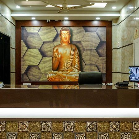 Hotel Raghunath Джаму Екстериор снимка