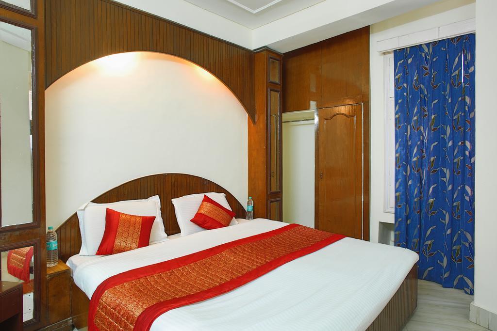 Hotel Raghunath Джаму Екстериор снимка